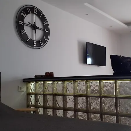 Port Royale Montana アパート アロナ