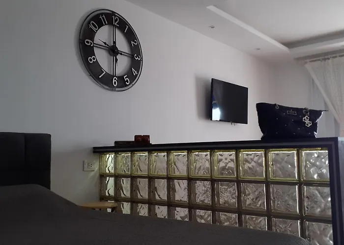 Port Royale Montana דירה ארונה